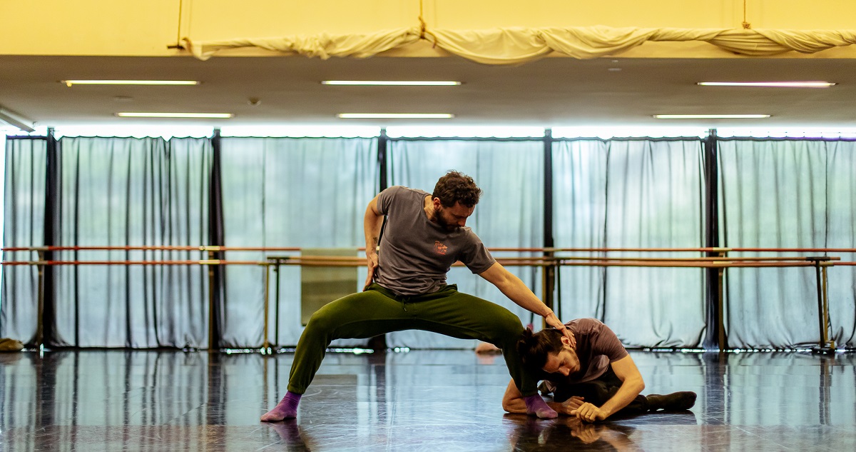 bailarines de Dual
