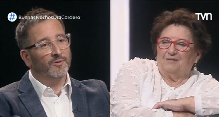 El periodista Eduardo Fuentes conversa con la diputada María Luisa Cordero en el set de Buenas Noches a Todos. Ahí, el periodista y la doctora apuntaron a su desencuentro años atrás.