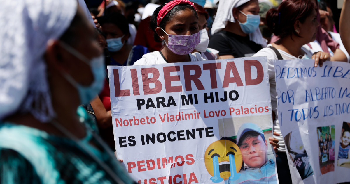 El Salvador liberan a menores detenidos arbitrariamente durante Estado de Excepción