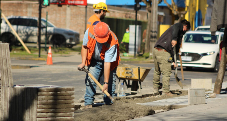 Empleo informal reportan casi 2,4 millones de personas y un aumento del 3,7%