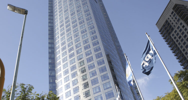 Empresas petroleras se suman a programa de fijación de precios en Argentina