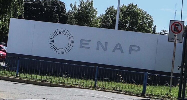 Diputados indagan sobre eventuales irregularidades en selección y contratación de personal en Enap