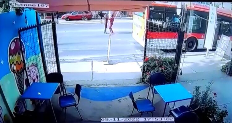 Graban encerrona a plena luz del día en Pudahuel: víctima es una mujer y su madre adulta mayor