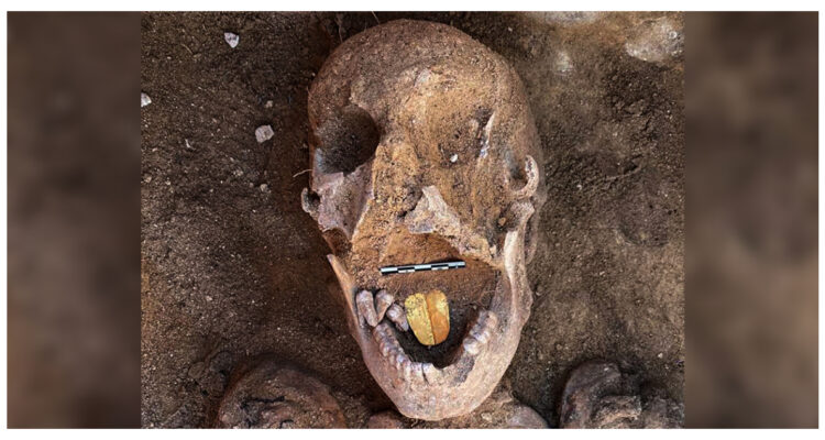 encuentra momias con lenguas de oro