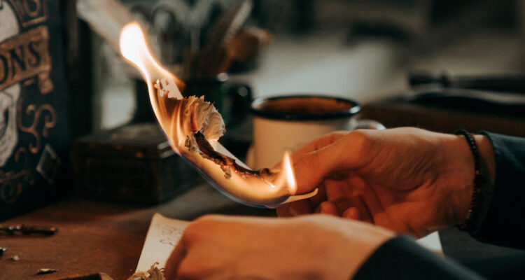 Estudio vincula el creer en la brujería con nivel de desconfianza en países