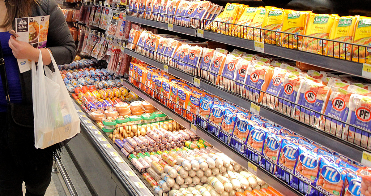 Estudio revela composición de salchichas y vienesas algunas marcas contienen carnes que no informan