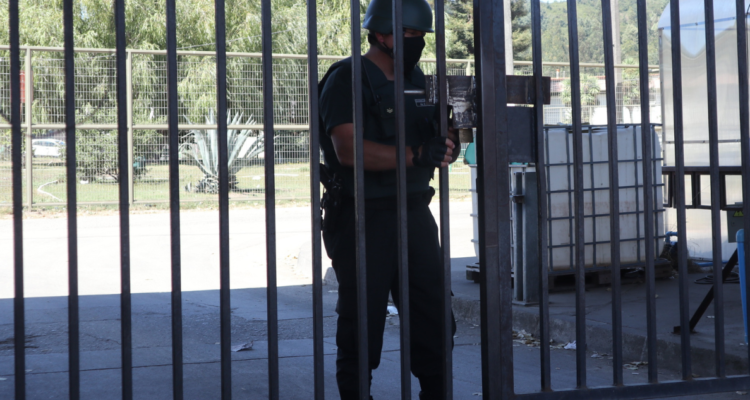 Juzgado rechaza trasladar a cárcel común a excarabineros acusados de robo de camionetas en Arauco