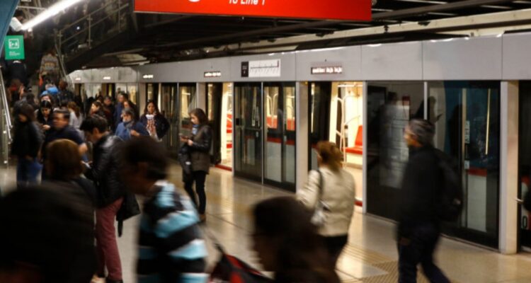 Cierre Teletón 2022: revisa aquí la extensión horaria y refuerzo de Metro y RED en el Estadio Nacional