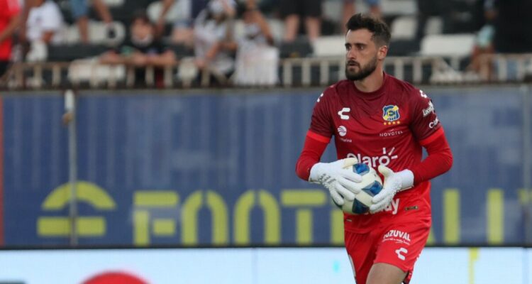 Fernando de Paul cada vez más cerca de llegar al arco de Colo Colo