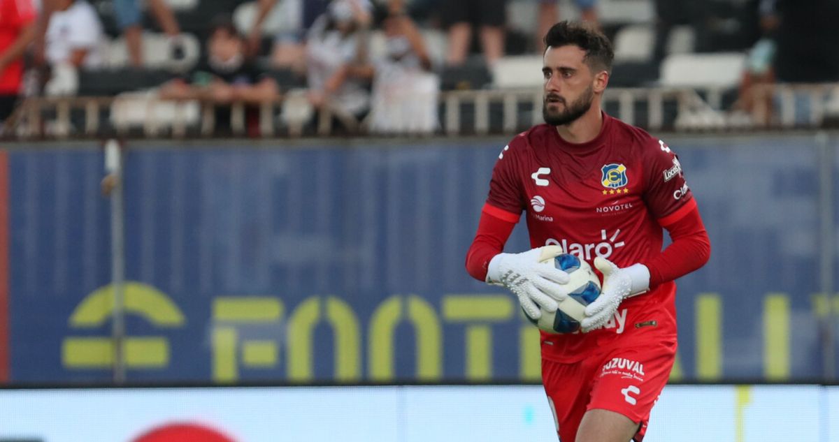 Fernando de Paul cada vez más cerca de llegar al arco de Colo Colo