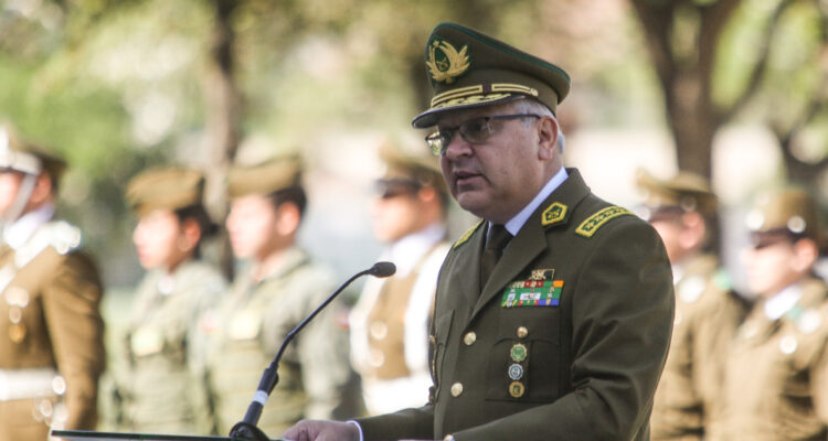 “Hoy parecemos cualquier cosa en la calle”: revelan audio de general Yáñez comparando uniformes