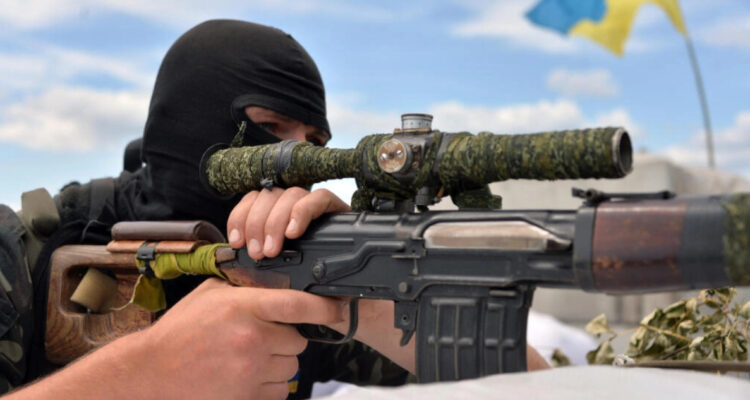 Francotirador ucraniano mata a soldado ruso a 2,7 kilómetros, dice el ejército: casi bate récord