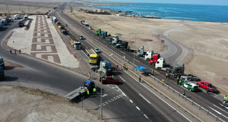 “No estamos usando a Chile”: camioneros de Fuerza del Norte rechazan acuerdo y siguen en paro