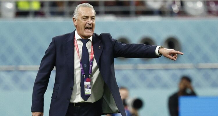 Gustavo Alfaro puso en duda su continuidad en Ecuador.