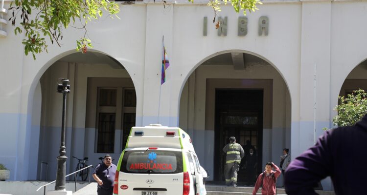 Rectora del INBA acusa que amago de incendio fue provocado por encapuchados