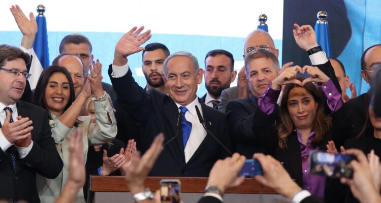El exprimer ministro Netanyahu junto a sus aliados.