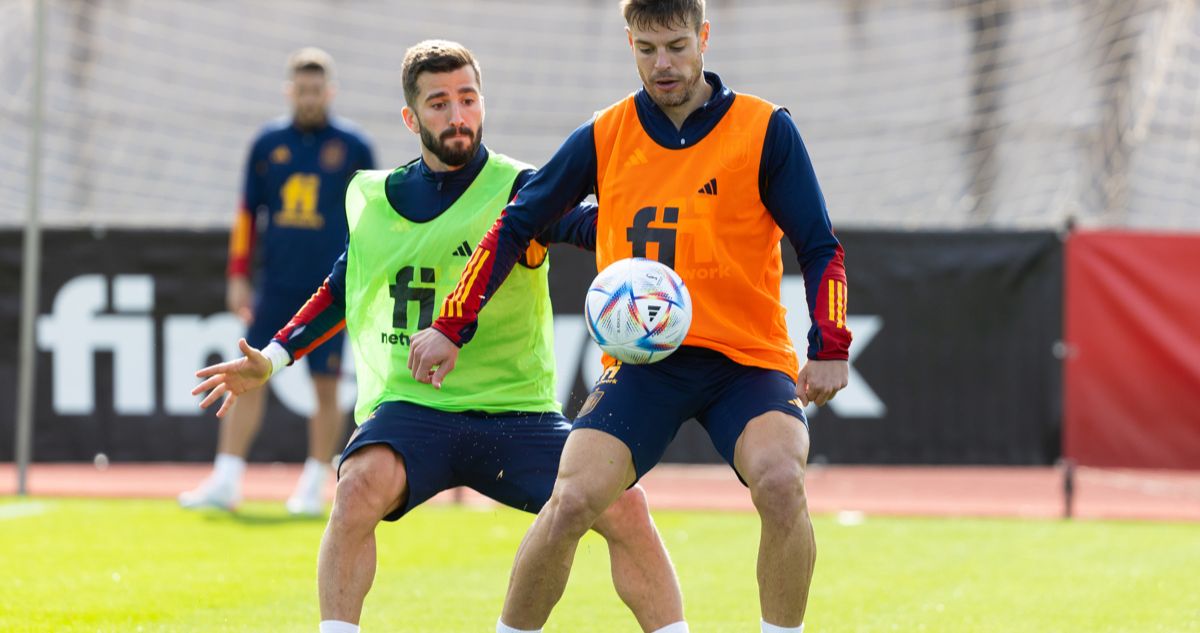 España confirmó la baja de José Luis Gayá (izquierda) para Qatar 2022.