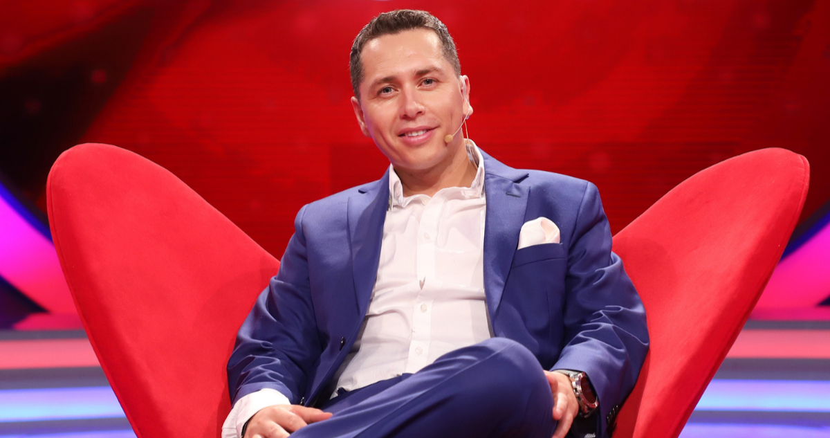 Karol Lucero posa en el set de Juego Textual. El ex Mucho gusto comentará las ‘funas’ que tuvo en su contra.