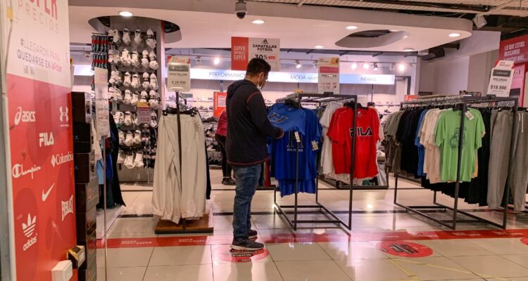 Sernac se lanza contra La Polar: Debería devolver dinero e indemnizar a posibles clientes afectados