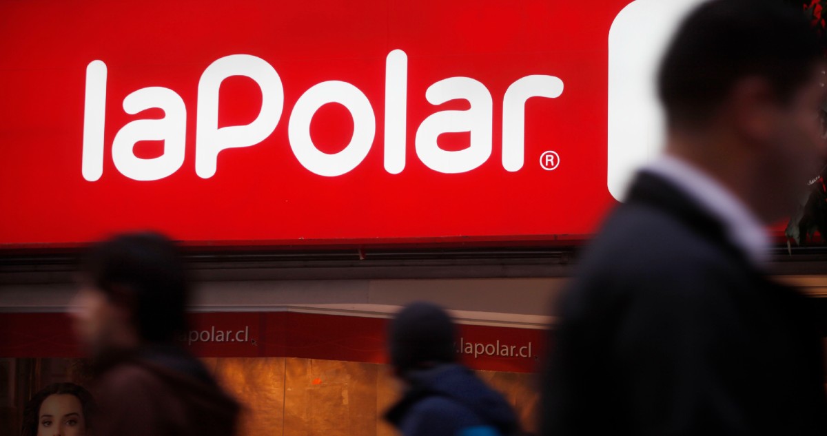 Acciones de La Polar se van a rojo en Bolsa de Santiago en medio de indagación por ropa falsificada