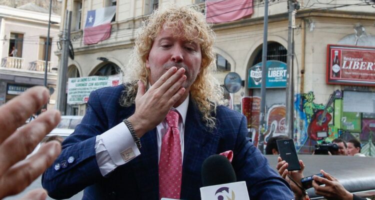 Leonardo Farkas logra el dominio de sitio de Internet que lleva su nombre limusinasbyfarkas.cl