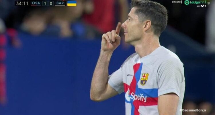 Gesto de Robert Lewandowski