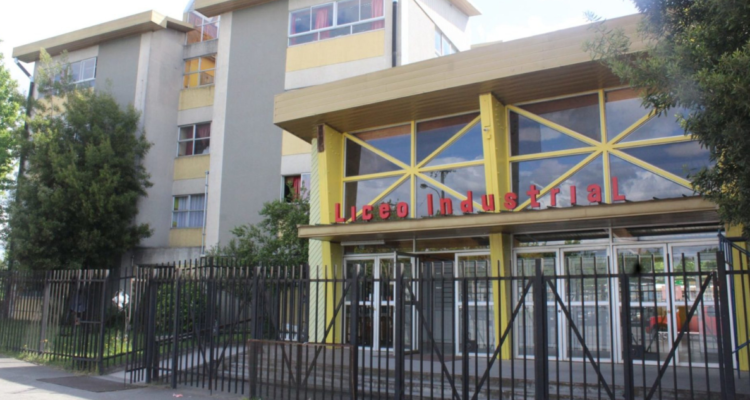 explosión bengala patio liceo