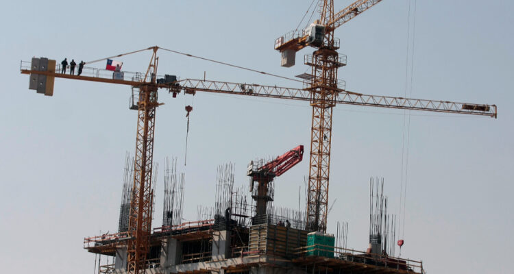 Liquidadora de Claro Vicuña Valenzuela busca suspender pagos de boletas y pólizas de US$83 millones