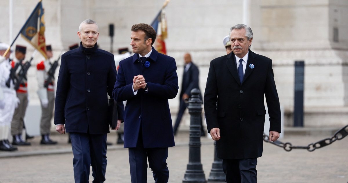 Emmanuel Macron, junto a Alberto Fernández, en París.