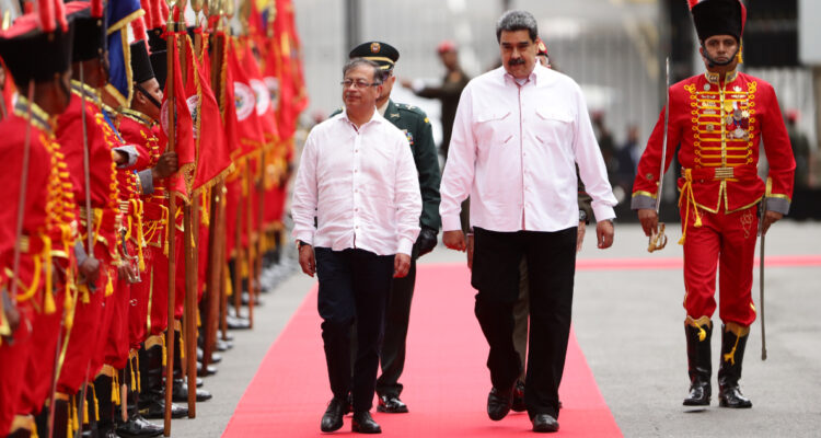 Maduro y Petro trabajan en la integración total de Venezuela y Colombia en su primer encuentro