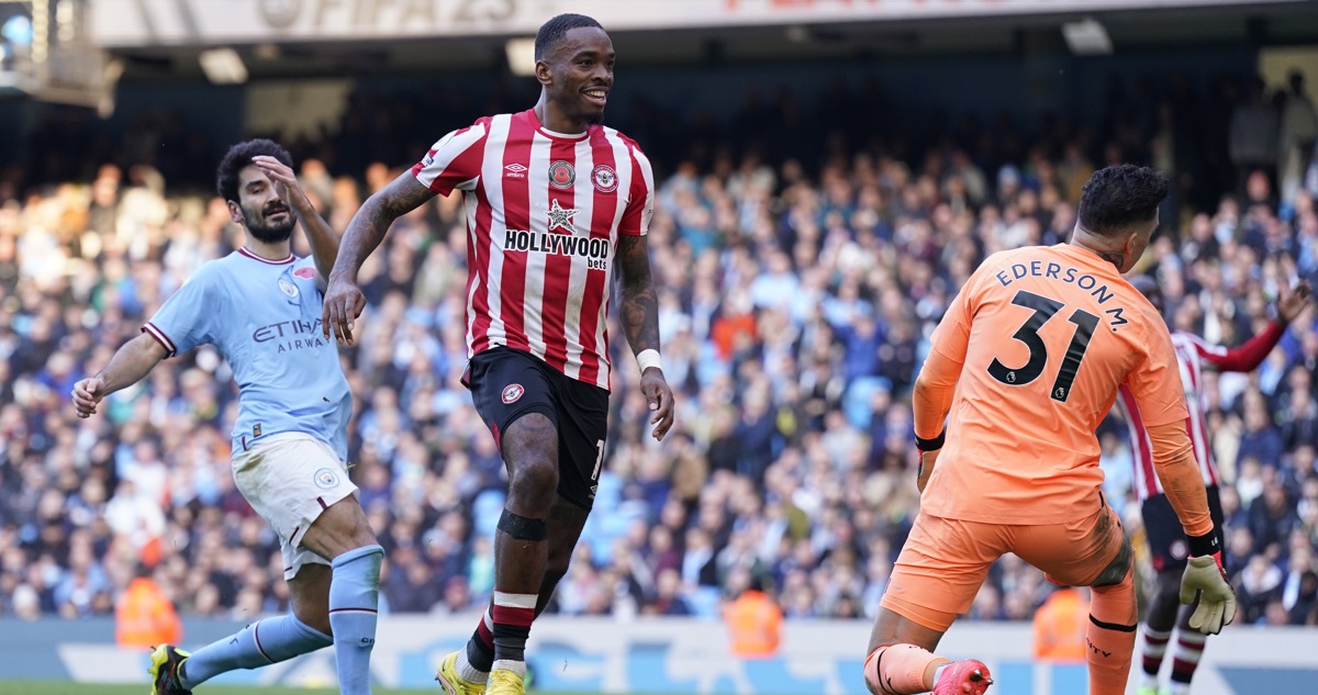 Brentford dio la sorpresa de la jornada en Premier League ante Manchester City.