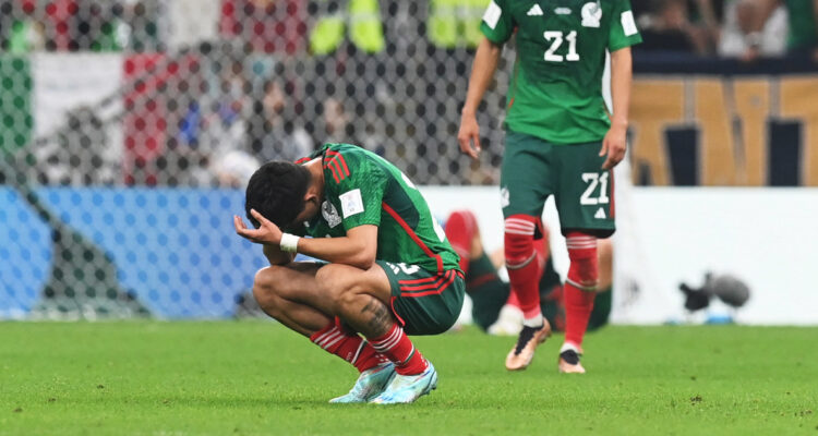 México se despidió de Qatar 2022 y sus jugadores discutieron en plena cancha.