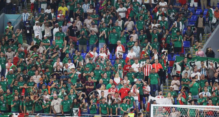 México arriesga sanciones por los cánticos homofóbicos de sus hinchas en Qatar.