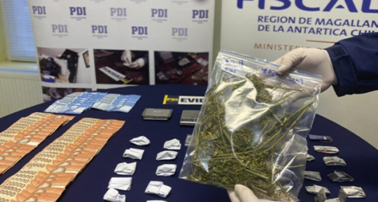 Evidencia de drogas por microtráfico