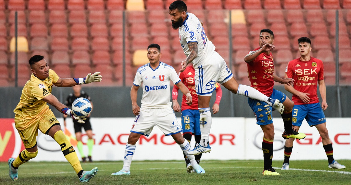 Miguel Pinto se lució ante la U y se llenó de elogios en Copa Chile