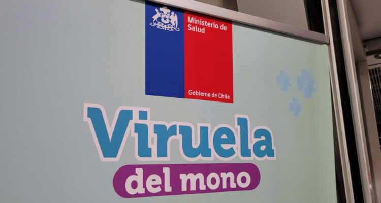 Foto lienzo del Minsal y viruela del mono