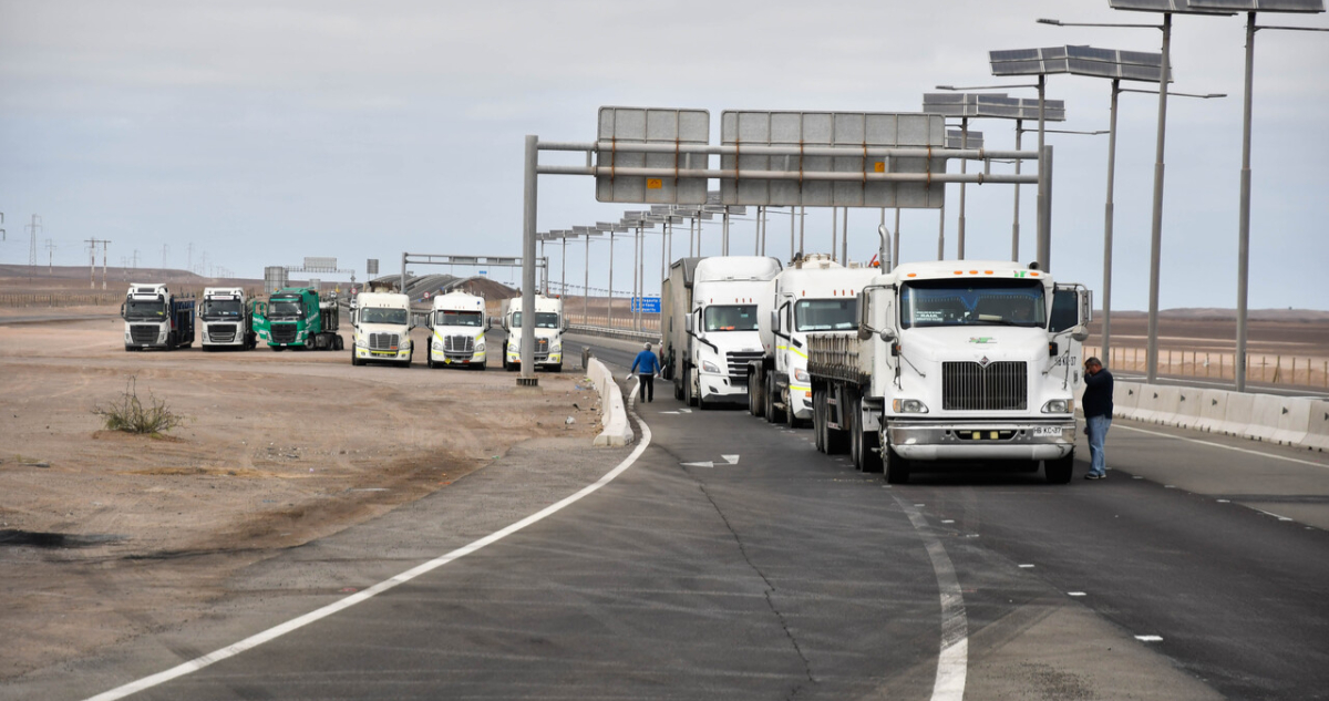 Camioneros del norte anuncian paro indefinido desde el lunes por seguridad y alza de combustibles