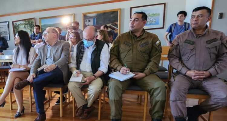 Reunión entre multigremial del sur y parlamentarios por toma de predios en Los Ríos