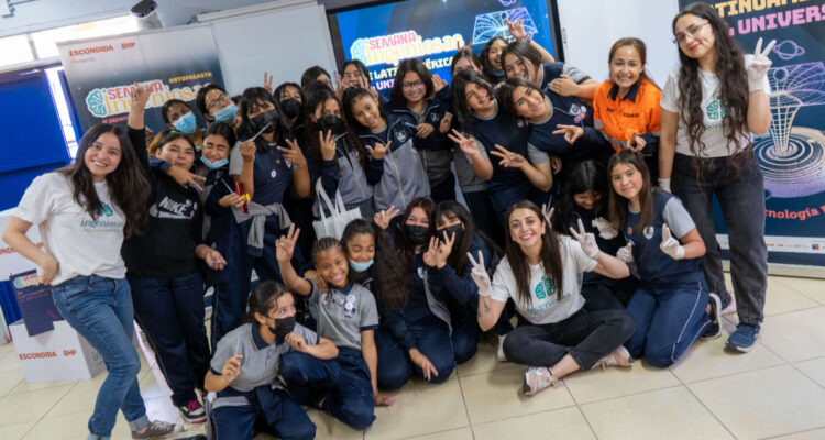 Niñas y jóvenes de Antofagasta participan en actividades del área Stem en Semana Ingeniosas 2022