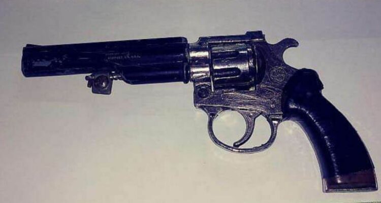 Nino es sorprendido con arma a fogueo en Osorno