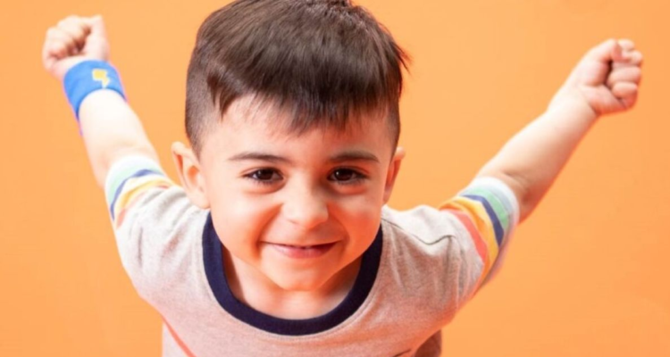 Santino, el niño que protagonizó una campaña de vacunación.