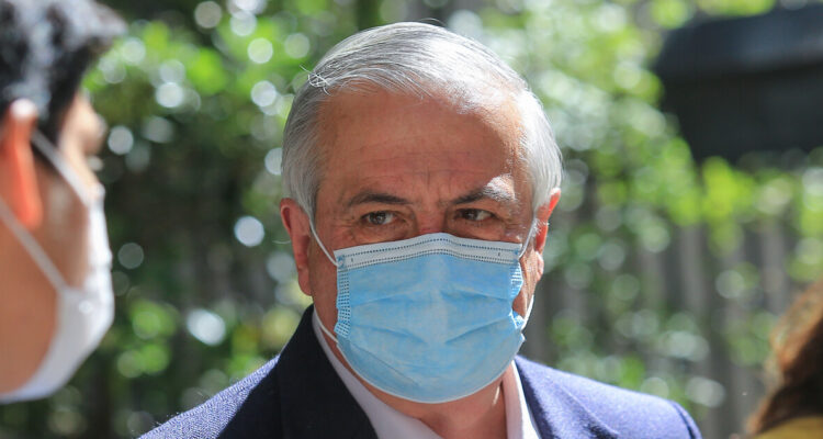 Foto contexto Mañalich y nueva variante de Ómicron