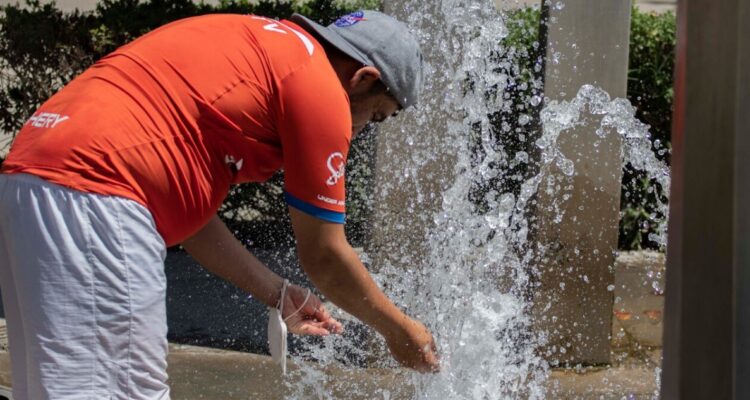 Hasta 33 grados en Santiago: Meteorología prevé altas temperaturas para esta semana