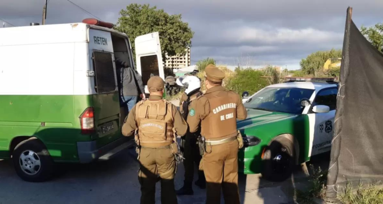 Paralizan desalojo de familia acusada de tomarse terreno en Hualpén que Serviu quiere para viviendas