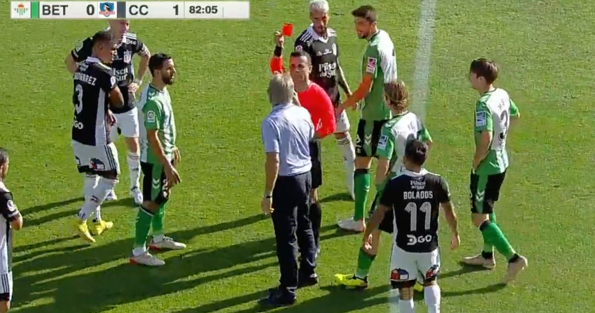 Manuel Pellegrini pierde el control en nueva derrota del Betis ante Colo Colo