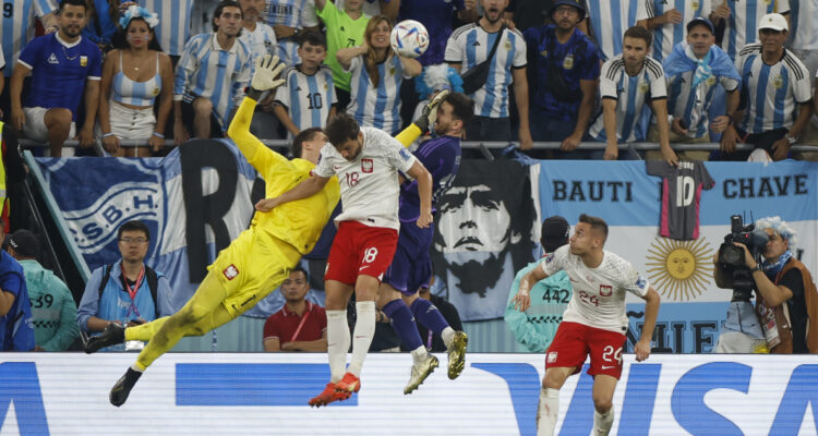 El comentado penal que le cobraron a Argentina ante Polonia.