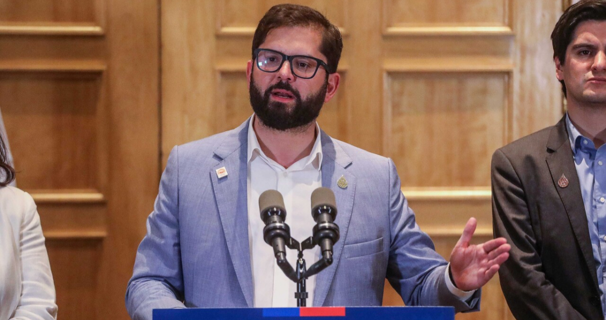 Boric apoya a Ministra de España tras ataque de diputada de extrema derecha