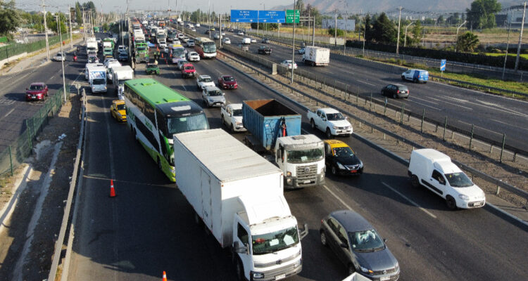 Prevén alza de precios y desabastecimiento en algunas zonas a consecuencia del paro de camioneros