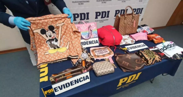 Evidencia de productos falsificados incautados en Antofagasta