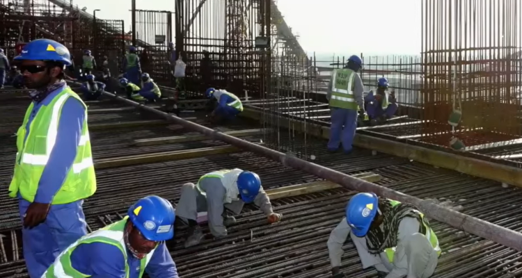 Trabajadores en estadio Catar 2022